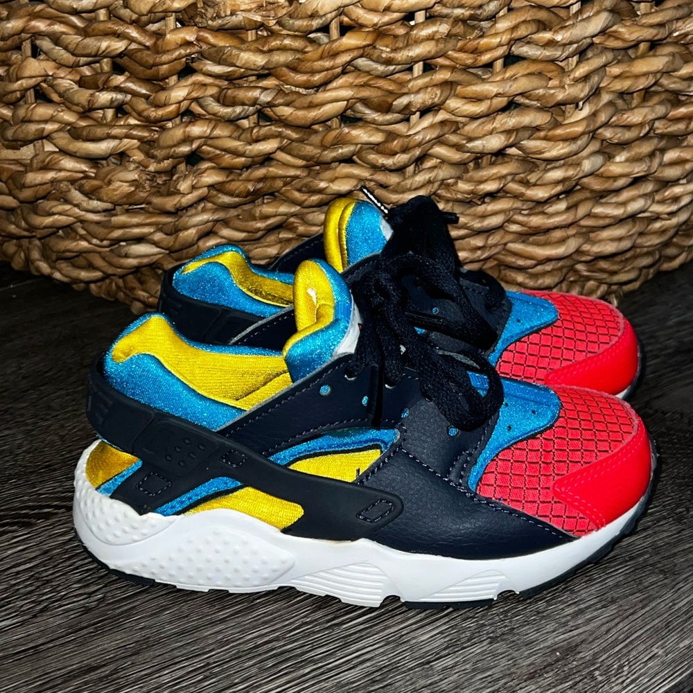 Nike Kids Multicolor Blue Yellow Red Black Sneakers